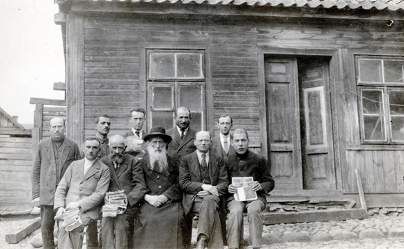 Local committees, such as this one in Krynki, near Grodno, received their town's remittances through JDC's Landsmannschaft Department. Loan funds and co-operatives also received some funding in this way. Poland (now Belarus), c. 1921, <em>NY_04355</em>.
