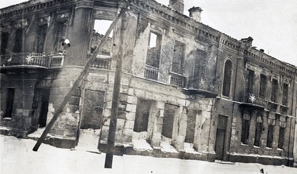 Among the ruined buildings JDC purchased, this one in Brest was turned into a home for orphans. Poland (now Belarus), c. 1921, <em>NY_05043</em>.
