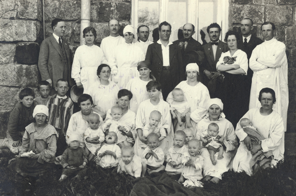 JDC gave priority to children and mothers. It organized and subsidized baby health and milk stations in the ten cities and towns most impacted by pogroms. Community-based organizations, like this children’s polyclinic in Vinnitsa, were enlisted to operate facilities. Ukraine, c.1923,<em>NY_00465</em>.